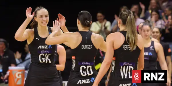 Netball NZ frees Silver Ferns to sign overseas as league future hangs in the balance - RNZ