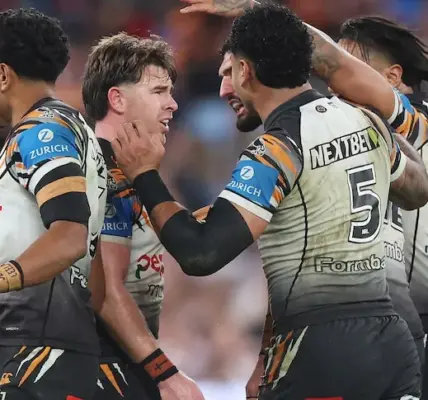 ‘Upset of the year’: Tigers stun first-place Roosters and shake up finals in last-minute ‘miracle’ - Fox Sports