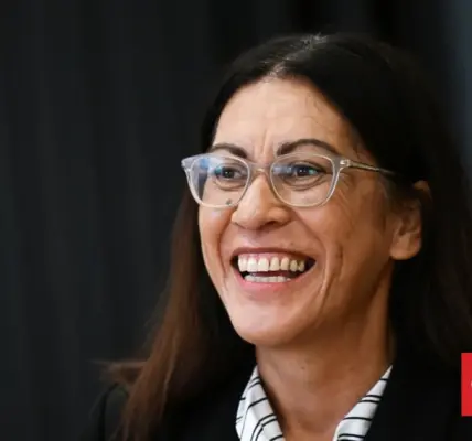 Dame Noeline Taurua reappointed as Silver Ferns coach through to 2027 World Cup - rnz.co.nz